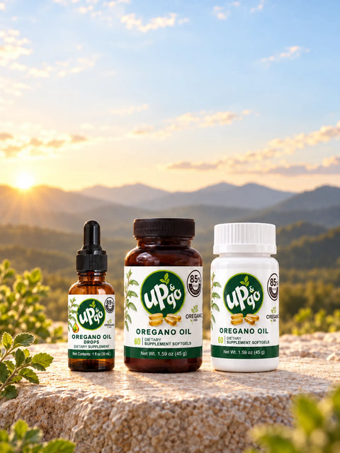 Productos OreganicUSA de aceite de orégano mexicano en gotas y cápsulas, con frasco gotero, cápsulas en vidrio ámbar y cápsulas en frasco plástico blanco sobre fondo natural al amanecer.